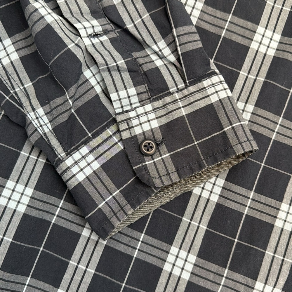Men’s blue checked button down - Picture 3 of 8